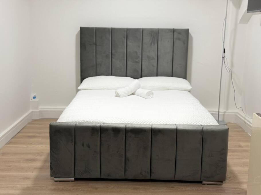 Modern 1 Bedroom - 5 Min Walk From Princess Street Eb1 EDI Exterior photo